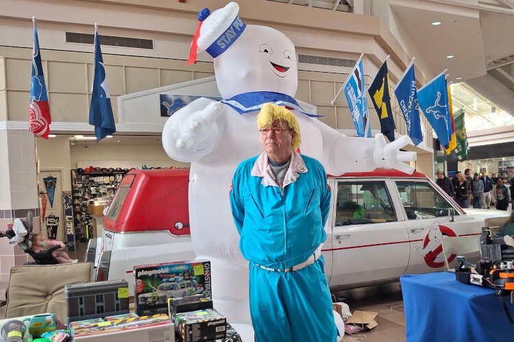 Both the Ghostbusters car and the Mystery Machine made an apperance this year.