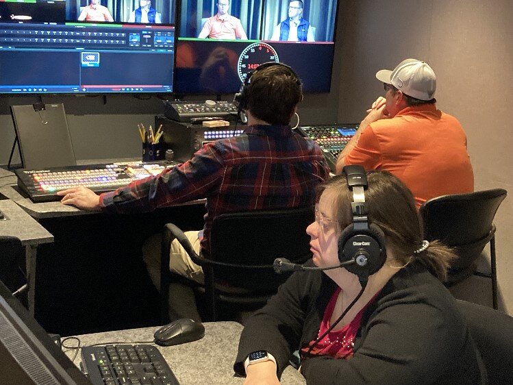 MCTV Control Room crew for "3-2-1 Connection"