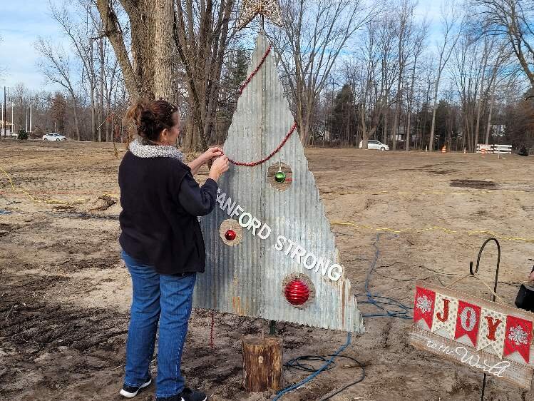 The Sanford community has come together to stage the Sanford Shines holiday event.
