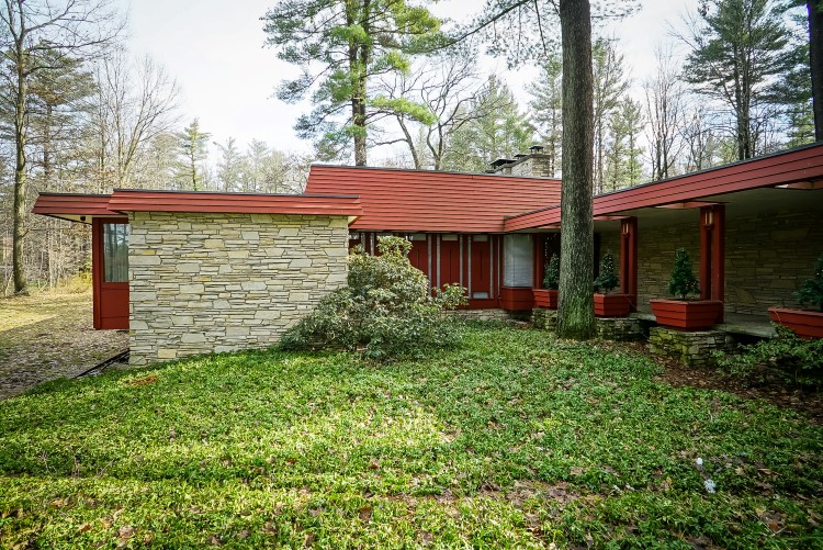 Midland home designed by Jackson B. Hallett. Photo by Ben Tierney.