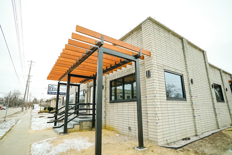 Brand new to the district, Bricks Real Estate invested significantly into their new offices. In addition to the welcoming pergola they had built, the interior was completely renovated to accommodate their growing business.
