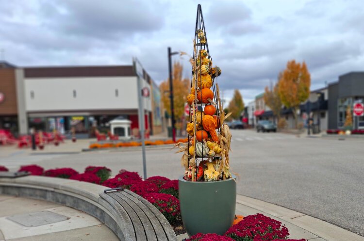 With so much natural beauty and festive decoration, Downtown Midland is a photographer's dream. Bring your camera or smartphone and capture the scene.