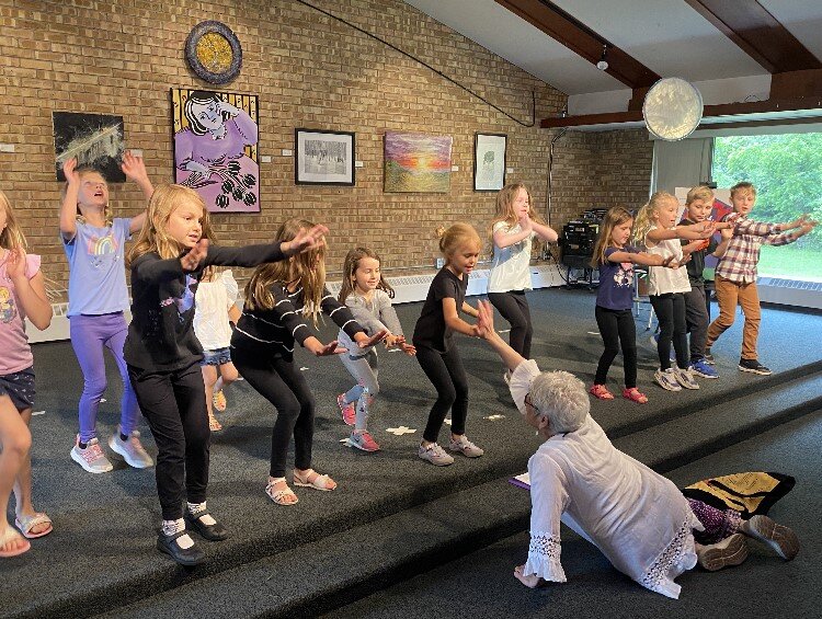 Cheryl Levy (foreground) teaches the Grandma Goose Camp at Creative 360.