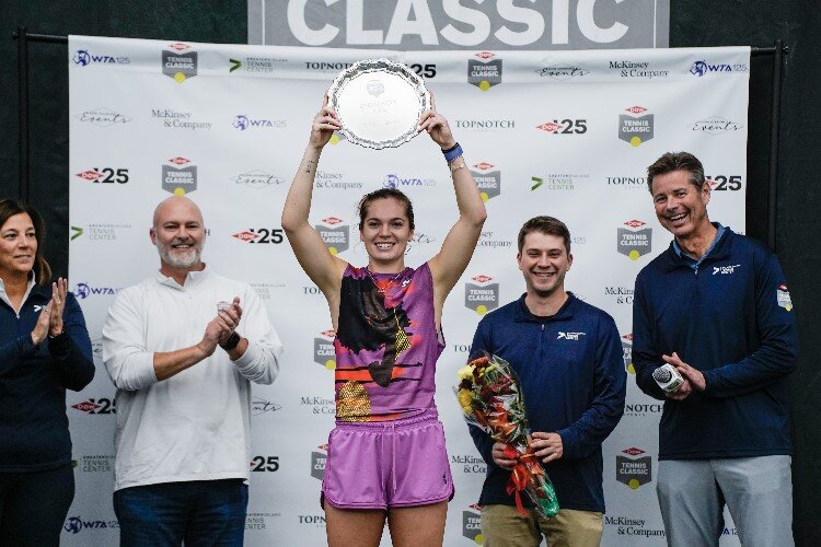 Caty McNally was the singles champion of the 2022 Dow Tennis Classic.