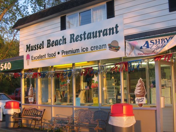 Bring cash if you're visiting Mussel Beach Drive In. The popular ice cream shop and restaurant only accepts cash.