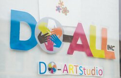 At Do-Art in downtown Bay City, participants learn about famous painters and other artists. They practice techniques to polish their work. Some students take visual adventures in weaving or paper art. Others focus on chalk and acrylics.
