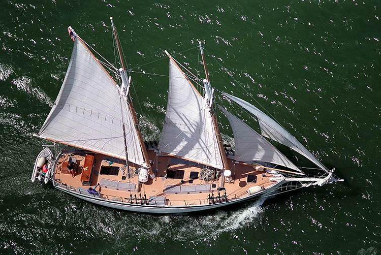 The Appledore V and the Appledore IV