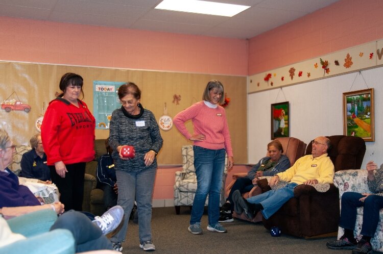 Supported primarily by The Aging Network, a program within Region 7 Area Agency on Aging, and in collaboration with the United Way of Bay County, as well as assistance from a yearly respite grant, Golden Horizons provides affordable daily care.