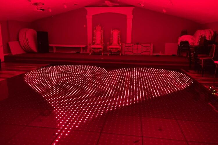 The dance floor can show a range of colors and shapes.