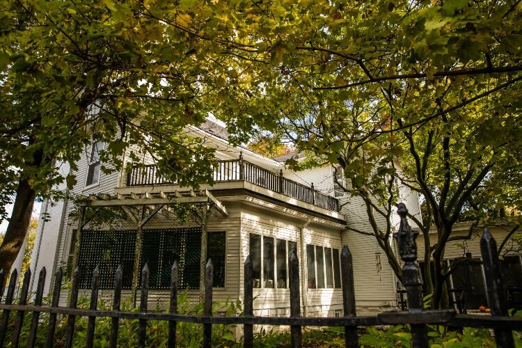 The brothers’ company was the nation’s largest manufacturer of pails, churns, and tubs.