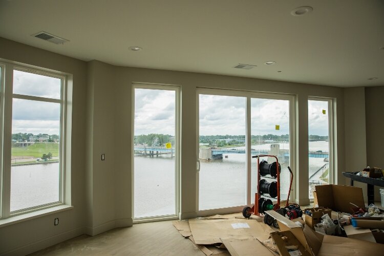 Uptown Bay City residents choose between brownstones, trendy lofts, penthouse suites, and high-rise condominiums.