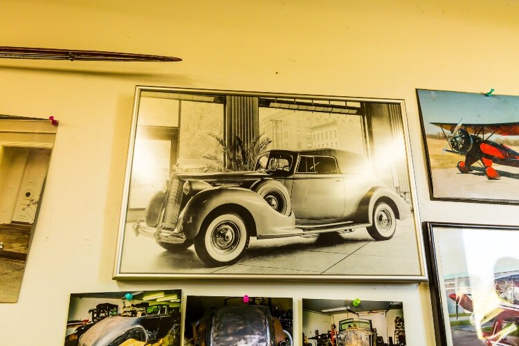 The front fenders, hood and grille were built by Packard. The rear fender and the body were consigned to a custom coach builder. 