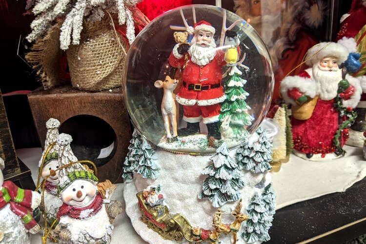 At Warmbier Farms, the displays range trom jolly Santas to elegant wreaths and evergreen trim. (Photo courtesy of Warmbier Farms)