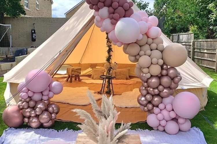 Happy Glampin’ offers options for kids as well as options for romantic couples sleepovers or fun mom getaways.